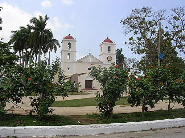 Iglesia San Antonio de los Baños.jpg