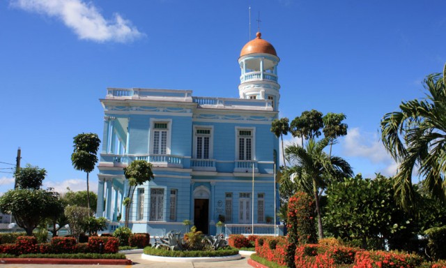 Palacio-Azul-Cienfuegos-Cuba.jpg