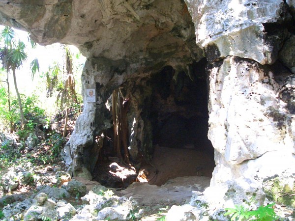 Cuevas Escaleras de Jaruco.jpg
