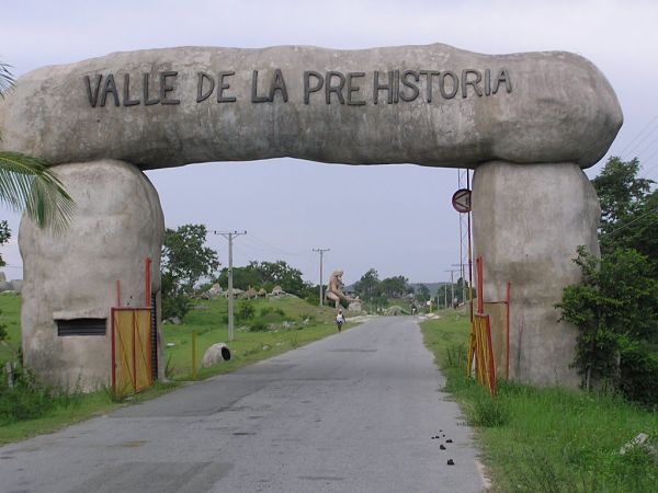 Valle_de_la_Prehistoria.jpg